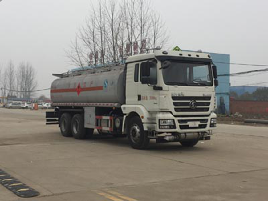 CLW5250GYYLS5型铝合金运油车